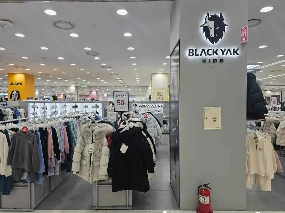 BLACKYAK Kids MODA Outlet Incheon Branch [Tax Refund Shop](블랙야크 키즈 모다아울렛 인천점)
