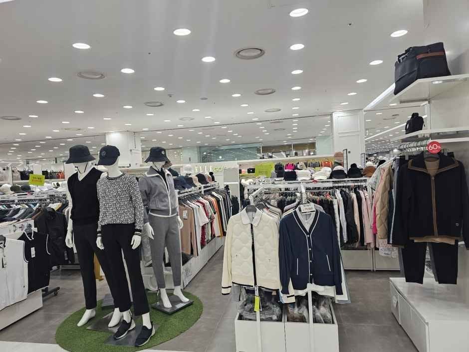 Elle Golf – MODA Outlet Incheon Branch [Tax Refund Shop]  (엘르골프 모다아울렛 인천점)(엘르골프 모다아울렛 인천점)