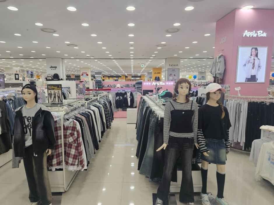 Apple Pink – MODA Outlet Incheon Branch [Tax Refund Shop]  (애플핑크 모다아울렛 인천점)(애플핑크 모다아울렛 인천점)