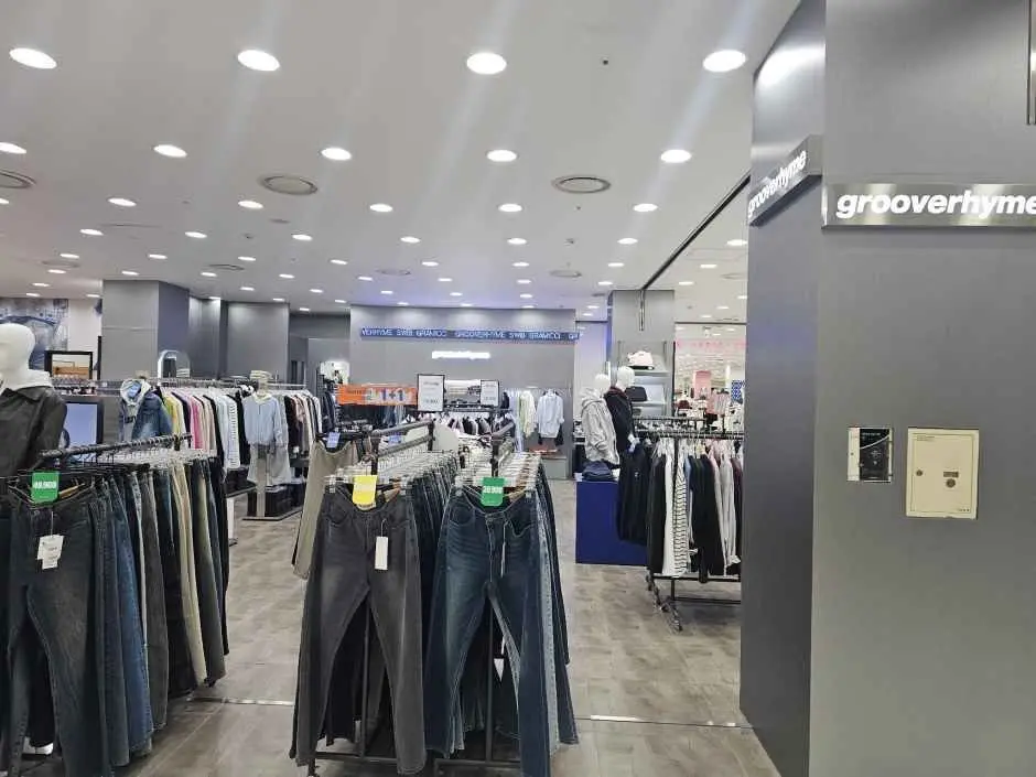 GROOVE RHYME PLAY MODA Outlet Incheon Branch [Tax Refund Shop](그루브라임플레이 모다아울렛 인천점)