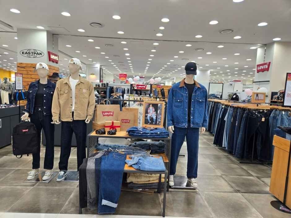 Levi’s – MODA Outlet Guri Namyangju Branch [Tax Refund Shop](리바이스 모다아울렛 구리남양주점)