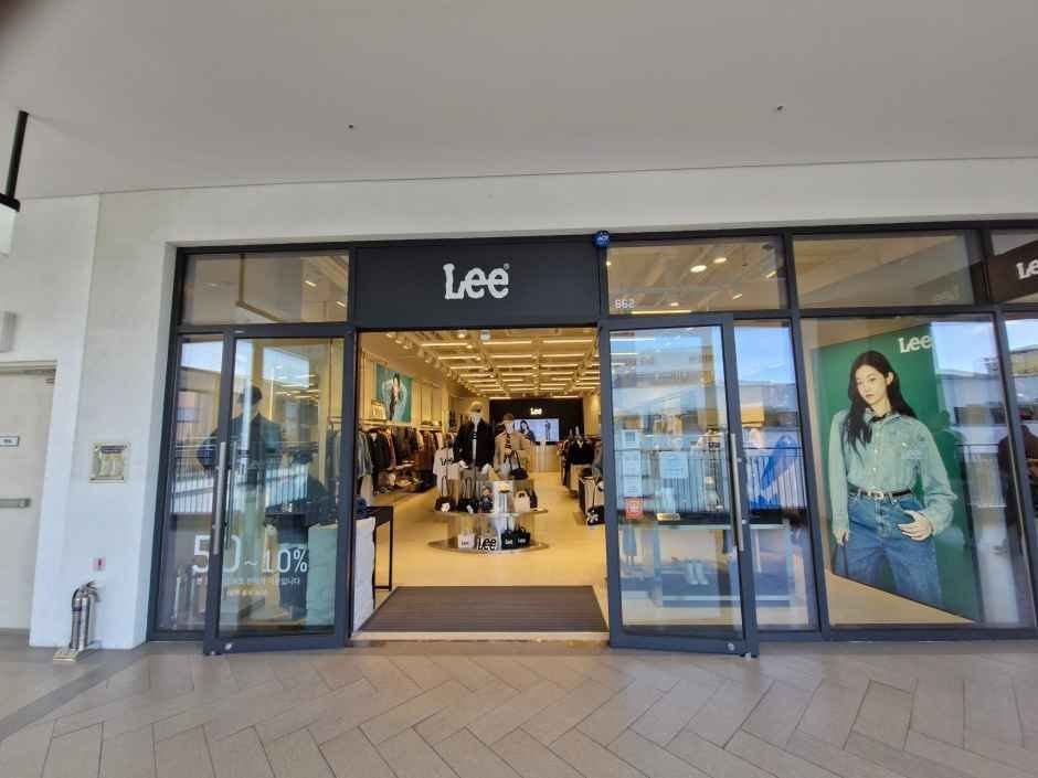 Lee Hyundai Outlet Gimpo Branch [Tax Refund Shop](Lee 현대아울렛 김포점)