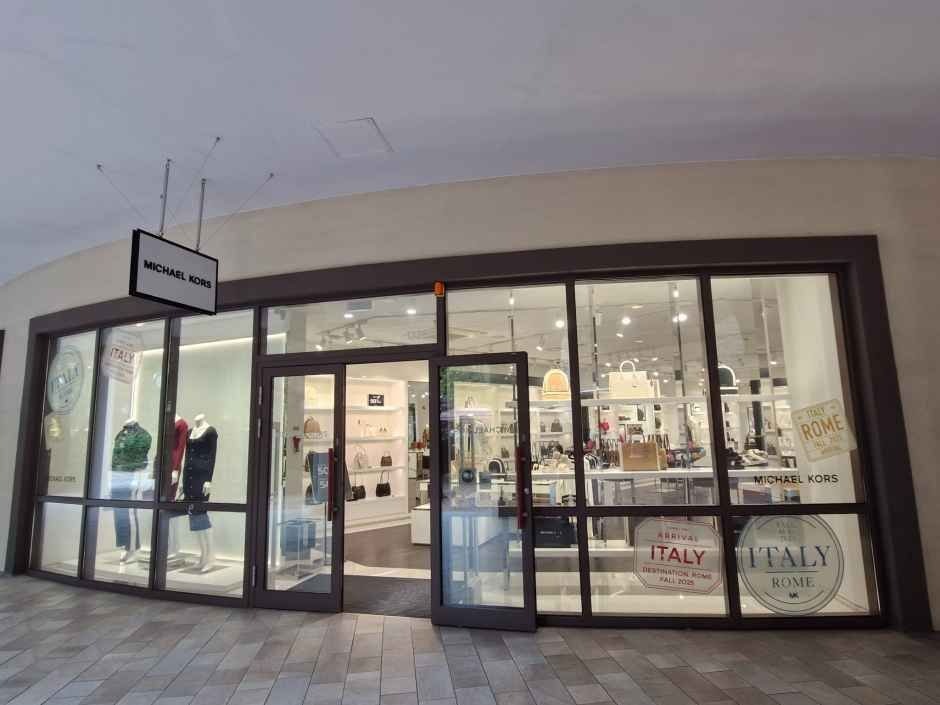 Michael Kors – Shinsegae Simon Premium Outlet Siheung Branch [Tax Refund Shop] (마이클코어스 신세계사이먼프리미엄아울렛 시흥점)
