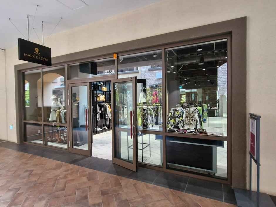 Mark & Lona – Shinsegae Simon Premium Outlet Siheung Branch [Tax Refund Shop] (마크앤로나 신세계사이먼프리미엄아울렛 시흥점)