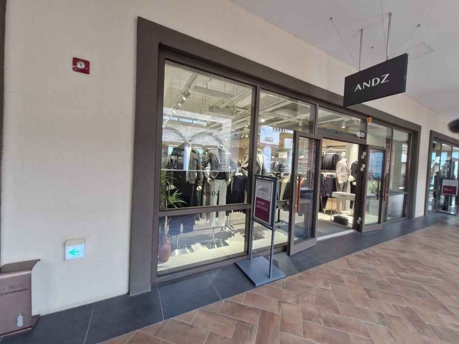 AND Z – Siheung Premium Outlets, Shinsegae Simon Center [Tax Refund Shop] (앤드지 신세계사이먼프리미엄아울렛 시흥점)