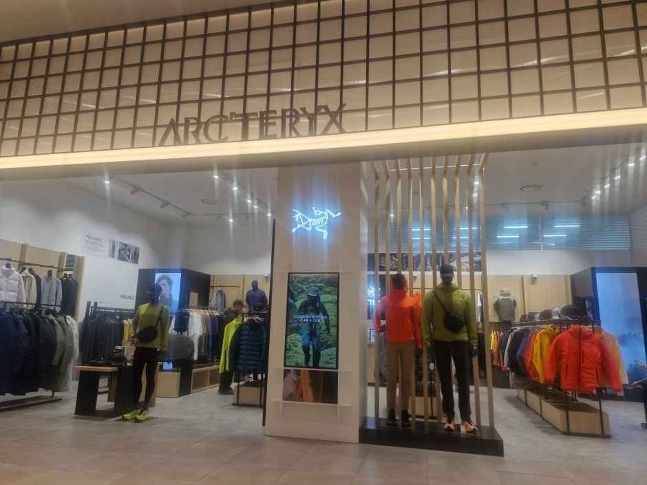 Arc’teryx – Shinsegae Simon Premium Outlet Siheung Branch [Tax Refund Shop] (아크테릭스 신세계사이먼프리미엄아울렛 시흥점)