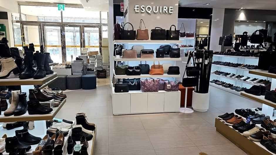Esquire – MODA Outlet Incheon Branch [Tax Refund Shop]  (에스콰이아 모다아울렛 인천점)(에스콰이아 모다아울렛 부평점)