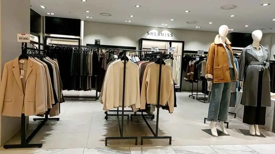 Shesmiss – Newcore Outlets – Pyeongchon Branch [Tax Refund Shop](쉬즈미스 뉴코아아울렛 평촌점)