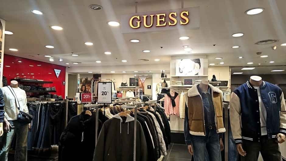 Guess – Newcore Outlets Pyeongchon Branch [Tax Refund Shop](게스 뉴코아아울렛 평촌점)