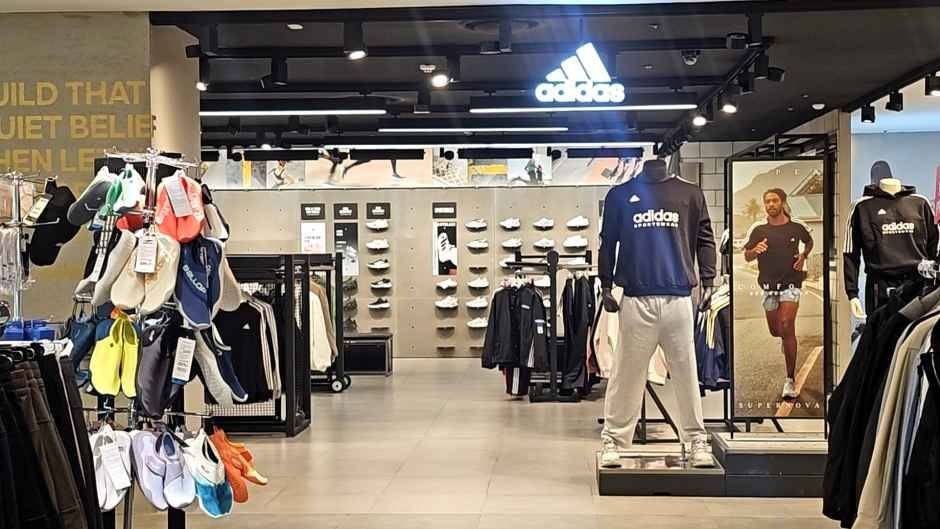 Adidas – Newcore Outlets Pyeongchon Branch [Tax Refund Shop](아디다스 뉴코아아울렛 평촌점)