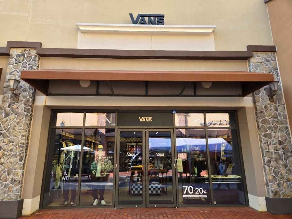 Vans – Lotte Premium Outlets Giheung Branch [Tax Refund Shop](반스 롯데프리미엄아울렛 기흥점)