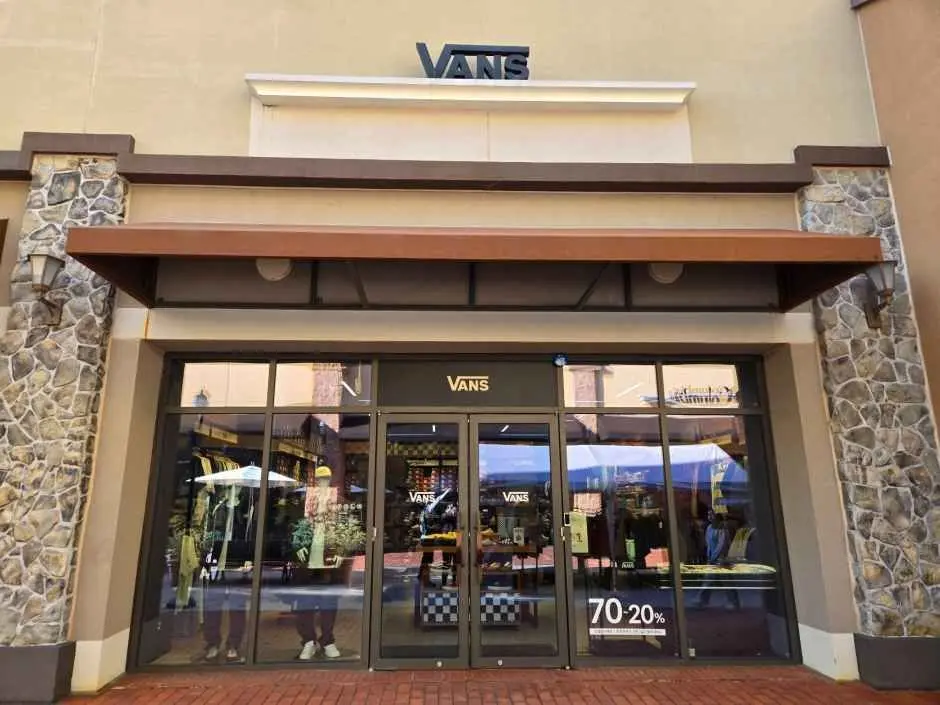Vans – Lotte Premium Outlets Giheung Branch [Tax Refund Shop](반스 롯데프리미엄아울렛 기흥점)