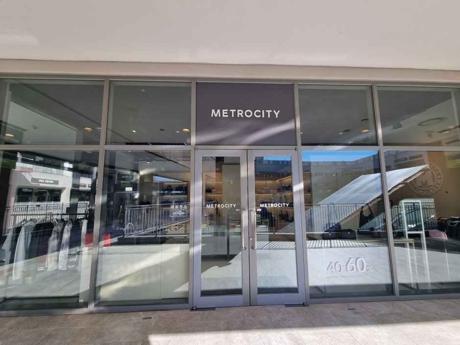 Metrocity – LOTTE Premium Outlets Icheon Branch [Tax Refund Shop](메트로시티 롯데프리미엄아울렛 이천점)