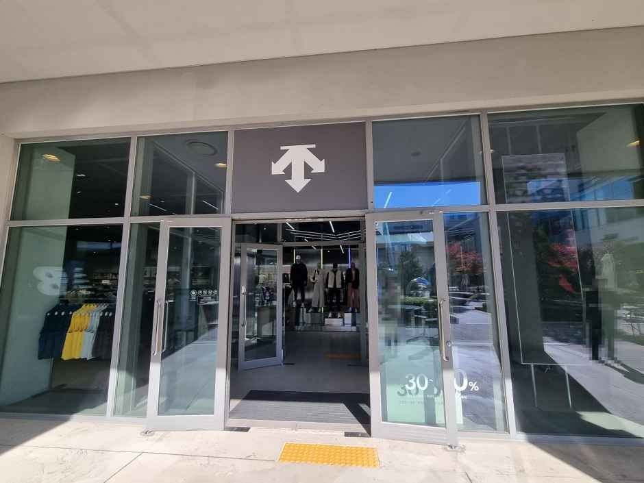 Descente – LOTTE Premium Outlets Icheon Branch [Tax Refund Shop](데상트 롯데프리미엄아울렛 이천점)