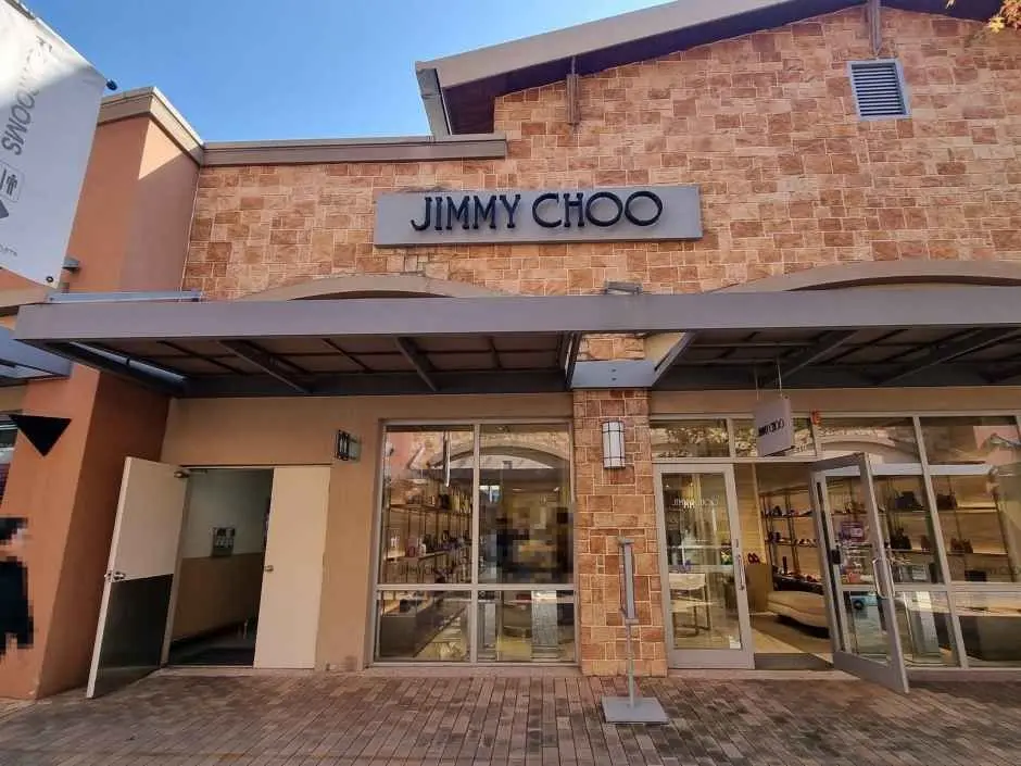 Jimmy Choo Shinsegae Simon Premium Outlets Yeoju Branch [Tax Refund Shop](지미추 신세계사이먼프리미엄아울렛 여주점)