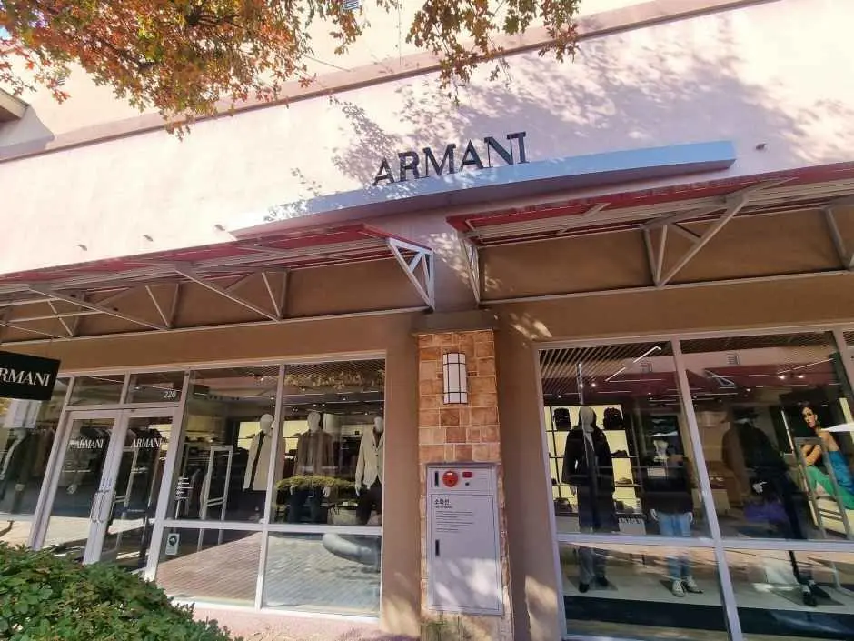Armani Store Shinsegae Simon Premium Outlets Yeoju Branch [Tax Refund Shop](아르마니 스토어 신세계사이먼프리미엄아울렛 여주점)