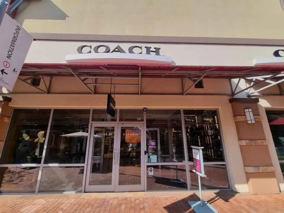 Coach – Shinsegae Simon Premium Outlets Yeoju Branch [Tax Refund Shop](코치 신세계사이먼프리미엄아울렛 여주점)