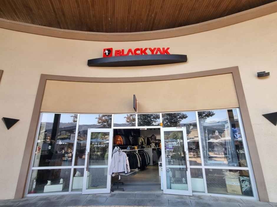 Black Yak – Shinsegae Simon Premium Outlets Yeoju Branch [Tax Refund Shop](블랙야크 신세계사이먼프리미엄아울렛 여주점)