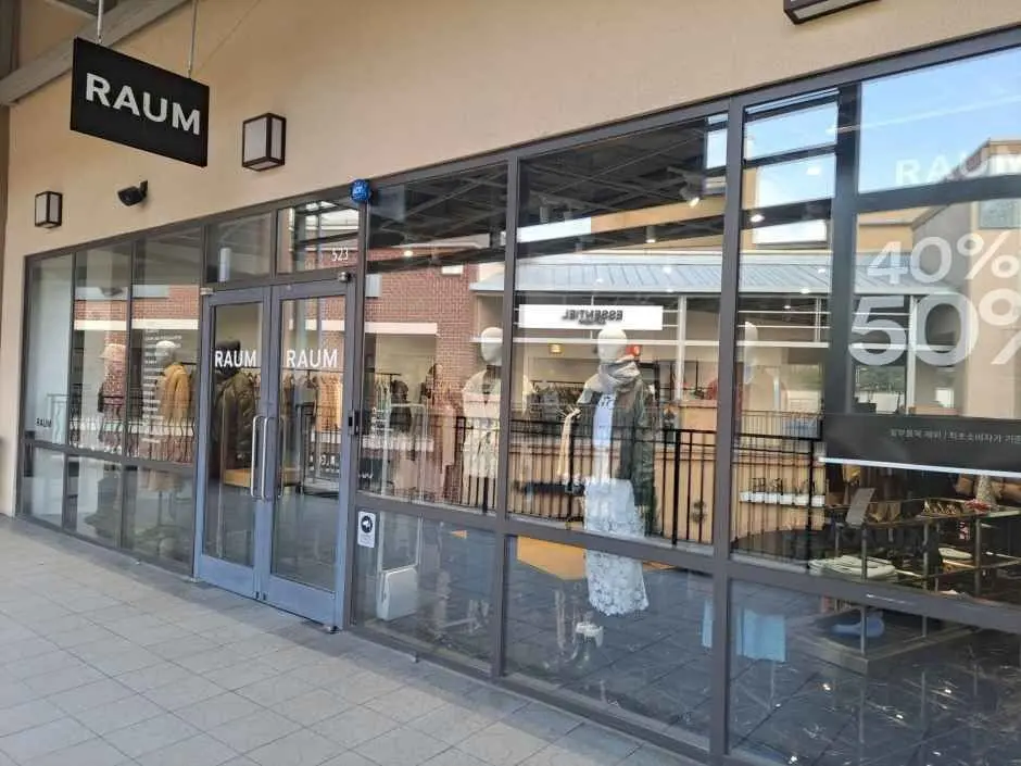 LF Raum – Shinsegae Simon Premium Outlets Paju Branch [Tax Refund Shop](라움 신세계사이먼프리미엄아울렛 파주점)