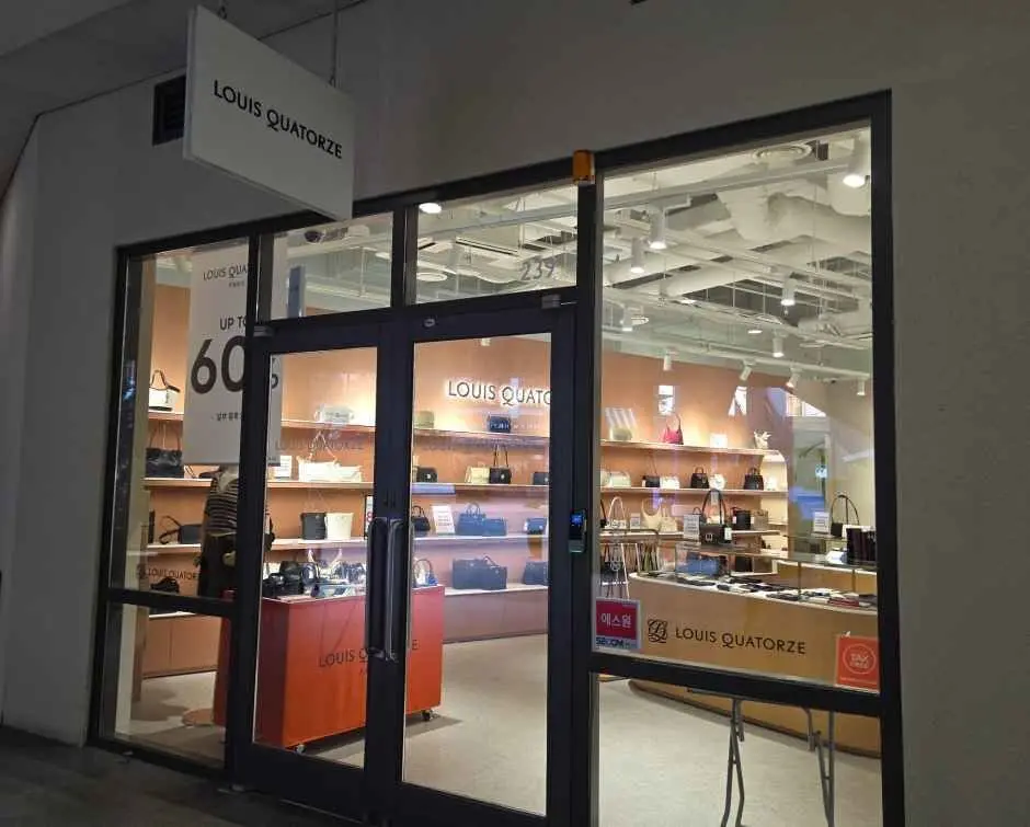 Louis Quatorze – Shinsegae Simon Premium Outlets Paju Branch [Tax Refund Shop](루이까또즈 신세계사이먼프리미엄아울렛 파주점)