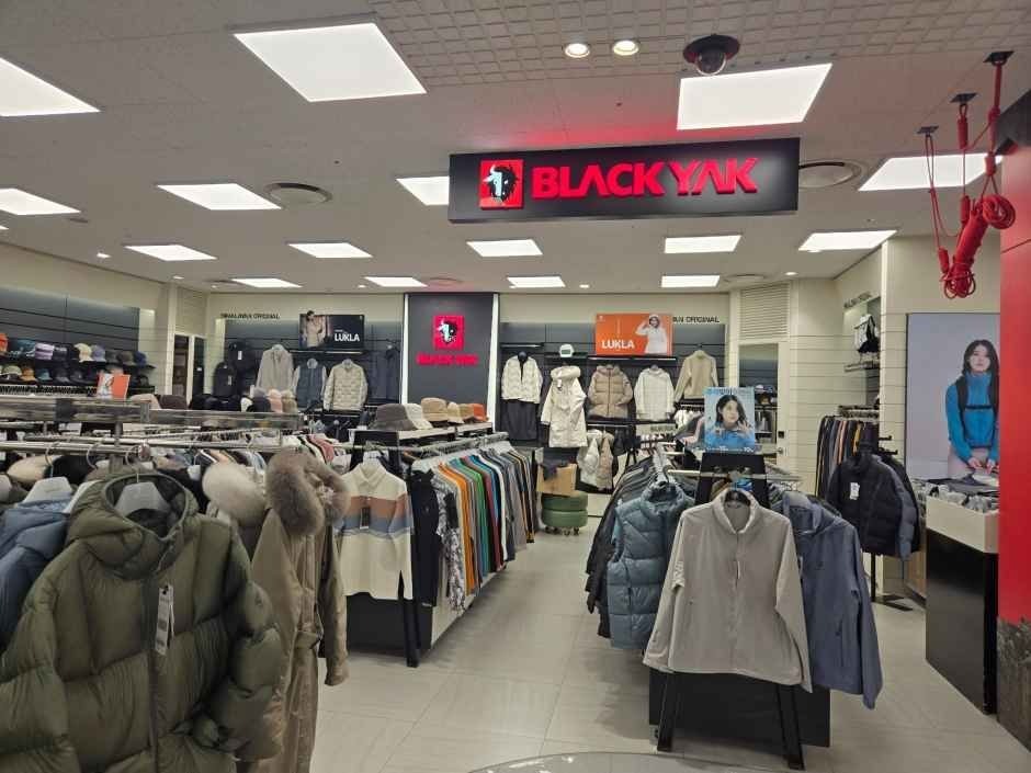 Black Yak – Lotte Outlet Guri Branch [Tax Refund Shop](블랙야크 롯데아울렛 구리점)
