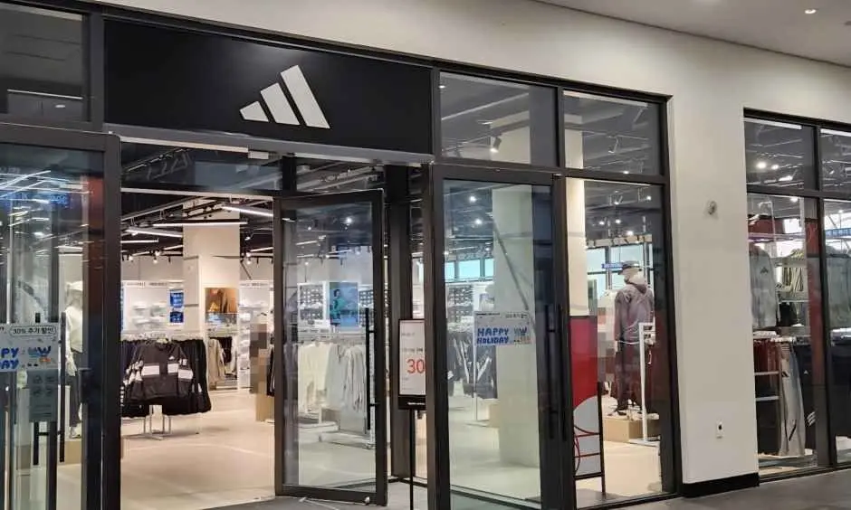 Adidas – Hyundai Premium Outlets Songdo Branch [Tax Refund Shop](아디다스 현대프리미엄아울렛 송도점)
