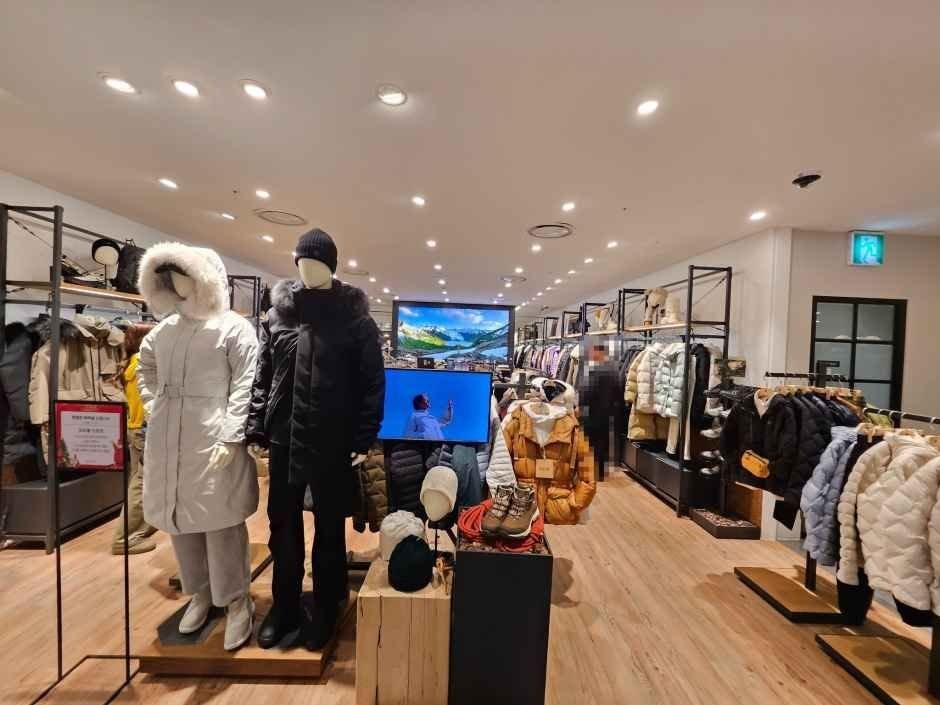 Kolon Sport – Shinsegae Department Store Gwangju Branch [Tax Refund Shop] (코오롱스포츠 신세계백화점 광주점)
