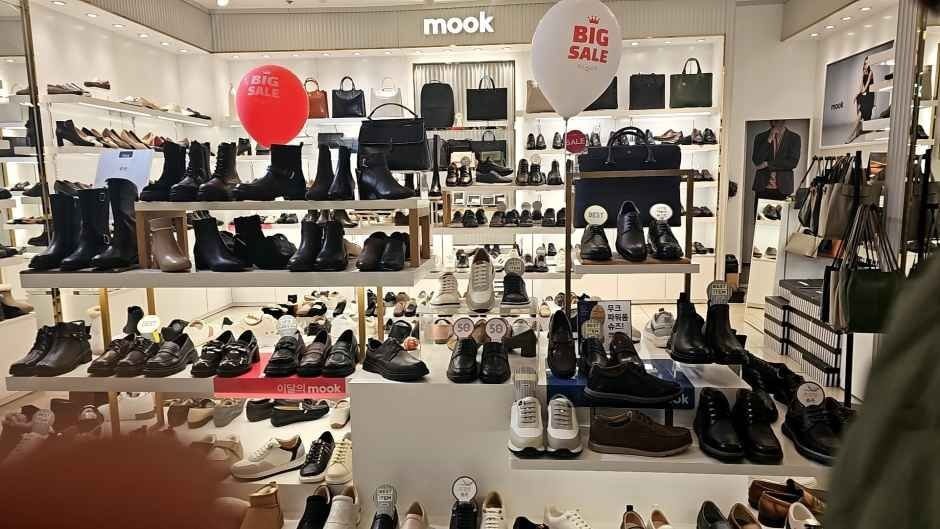 Mook – Newcore Outlet Sanbon Branch [Tax Refund Shop](무크 뉴코아아울렛 산본점)