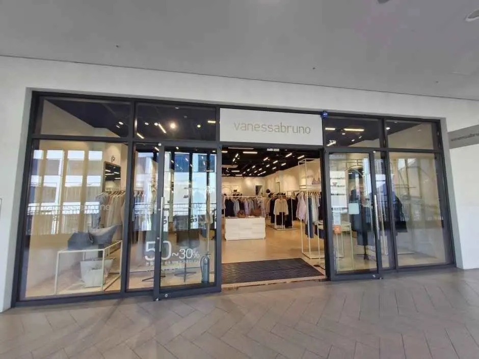 Vanessabruno – Hyundai Premium Outlets LOTTE Department Store Gimpo Airport Branch [Tax Refund Shop](바네사브루노 현대프리미엄아울렛 김포점)
