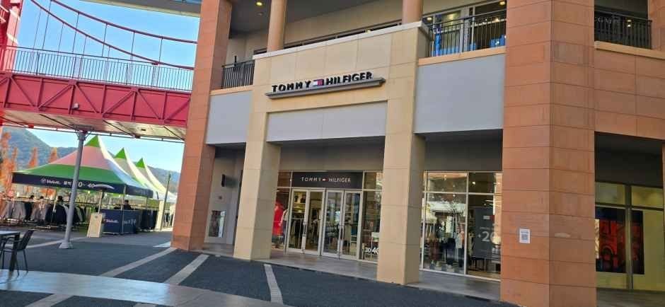 Tommy Hilfiger – Lotte Premium Outlets Gimhae Branch [Tax Refund Shop](타미힐피거 롯데프리미엄아울렛 김해점)