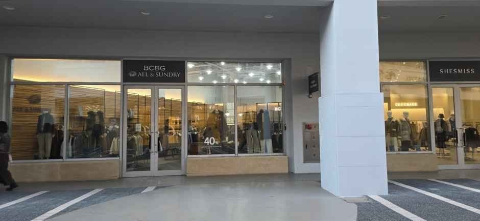 BCBG – Lotte Premium Outlets Gimhae Branch [Tax Refund Shop](BCBG 롯데프리미엄아울렛 김해점)