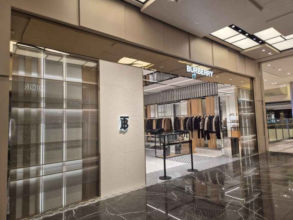 BURBERRY Men – Shinsegae Art & Science Branch [Tax Refund Shop] (버버리남성 대전신세계 Art&Science점)