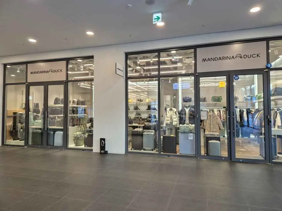 Mandarina Duck – Hyundai Premium Outlets Daejeon Branch [Tax Refund Shop] (만다리나덕 현대프리미엄아울렛 대전점)