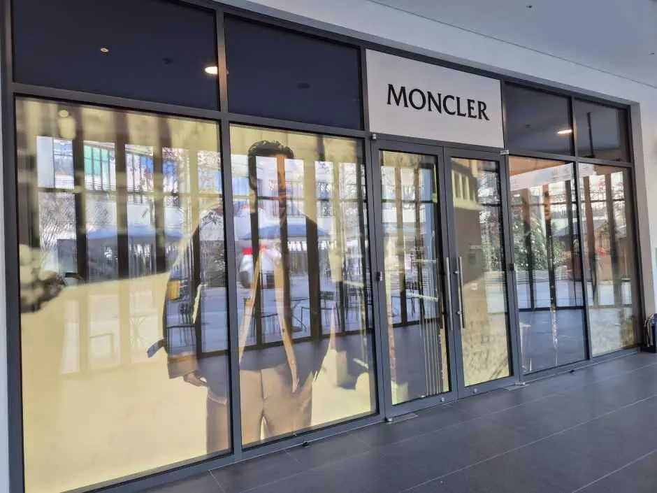 Moncler – Hyundai Premium Outlets Daejeon Branch [Tax Refund Shop] (몽클레르 현대프리미엄아울렛 대전점)