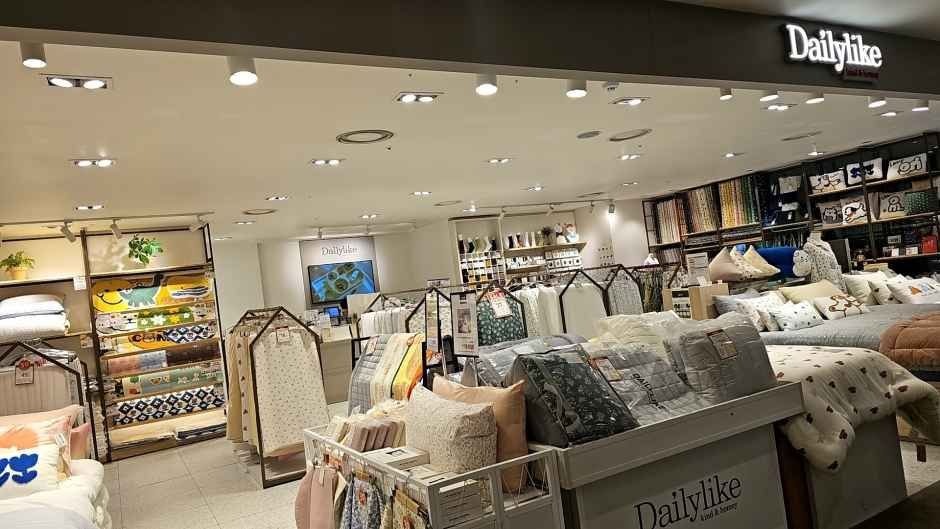 Dailylike – Newcore Outlets Pyeongchon Branch [Tax Refund Shop](데일리라이크 뉴코아아울렛 평촌점)