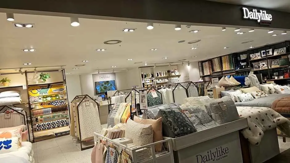 Dailylike – Newcore Outlets Pyeongchon Branch [Tax Refund Shop](데일리라이크 뉴코아아울렛 평촌점)