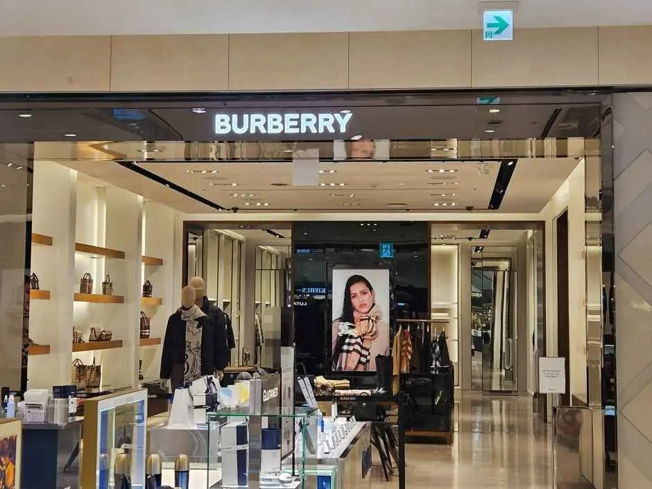 Burberry – Hyundai Department Store The Hyundai Daegu [Tax Refund Shop] (버버리 현대백화점 더현대 대구)