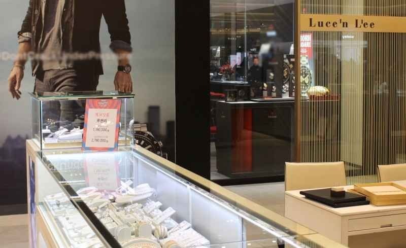 Lucenlee – Shinsegae Department Store Daegu Branch [Tax Refund Shop] (루첸리 신세계백화점 대구점)