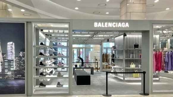 Balenciaga – Lotte Department Store Gwangju Branch [Tax Refund Shop] (발렌시아가 롯데백화점 광주점)