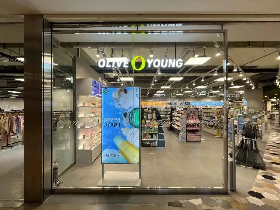 Olive Young – Lotte Outlets Goyang Branch [Tax Refund Shop](올리브영 롯데아울렛 고양점)