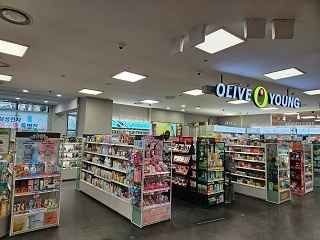 Olive Young – Homeplus Buksuwon Branch [Tax Refund Shop](올리브영 홈플러스북수원점)