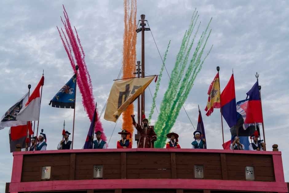 Tongyeong Hansan Battle Festival (통영한산대첩축제)
