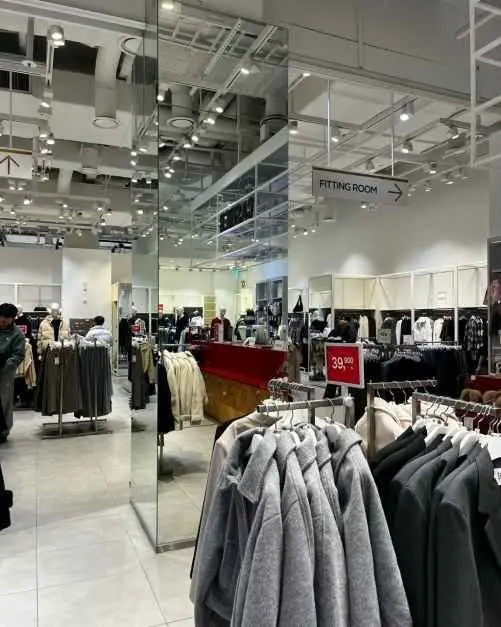 8 Seconds – Hyundai Department Store Chungcheong Branch [Tax Refund Shop](에잇세컨즈 현대백화점 충청점)