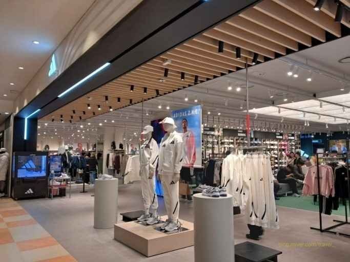 Adidas – LOTTE Outlet Gwangju Suwan Branch [Tax Refund Shop] (아디다스 롯데아울렛 광주수완점)