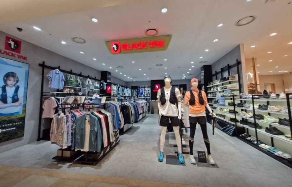 Black Yak – LOTTE Outlet Gwangju Suwan Branch [Tax Refund Shop] (블랙야크 롯데아울렛 광주수완점)