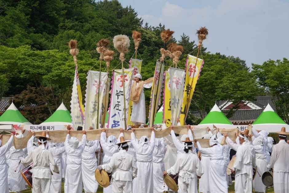 Hansan Ramie Fabric Cultural Festival (한산모시문화제)