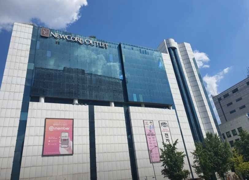 CC collect. – Newcore Outlets Ilsan Branch [Tax Refund Shop](씨씨콜렉트 뉴코아아울렛 일산점)