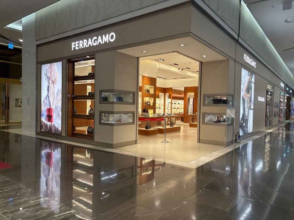 Ferragamo – Lotte Department Store Gwangbok Branch [Tax Refund Shop](페라가모 롯데백화점 광복점)