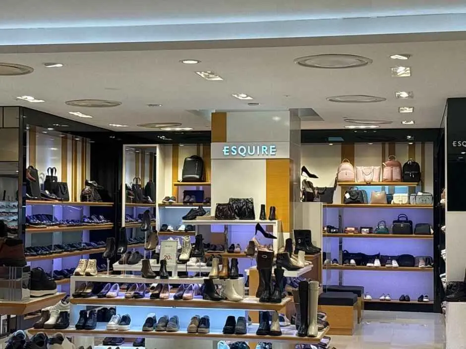 Esquire – Lotte Department Store Centum City Branch [Tax Refund Shop] (에스콰이어 롯데백화점 센텀시티점)