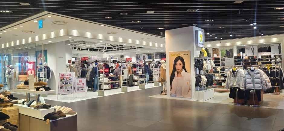 Uniqlo – Lotte Department Store Ulsan Branch [Tax Refund Shop](유니클로 롯데백화점 울산점)